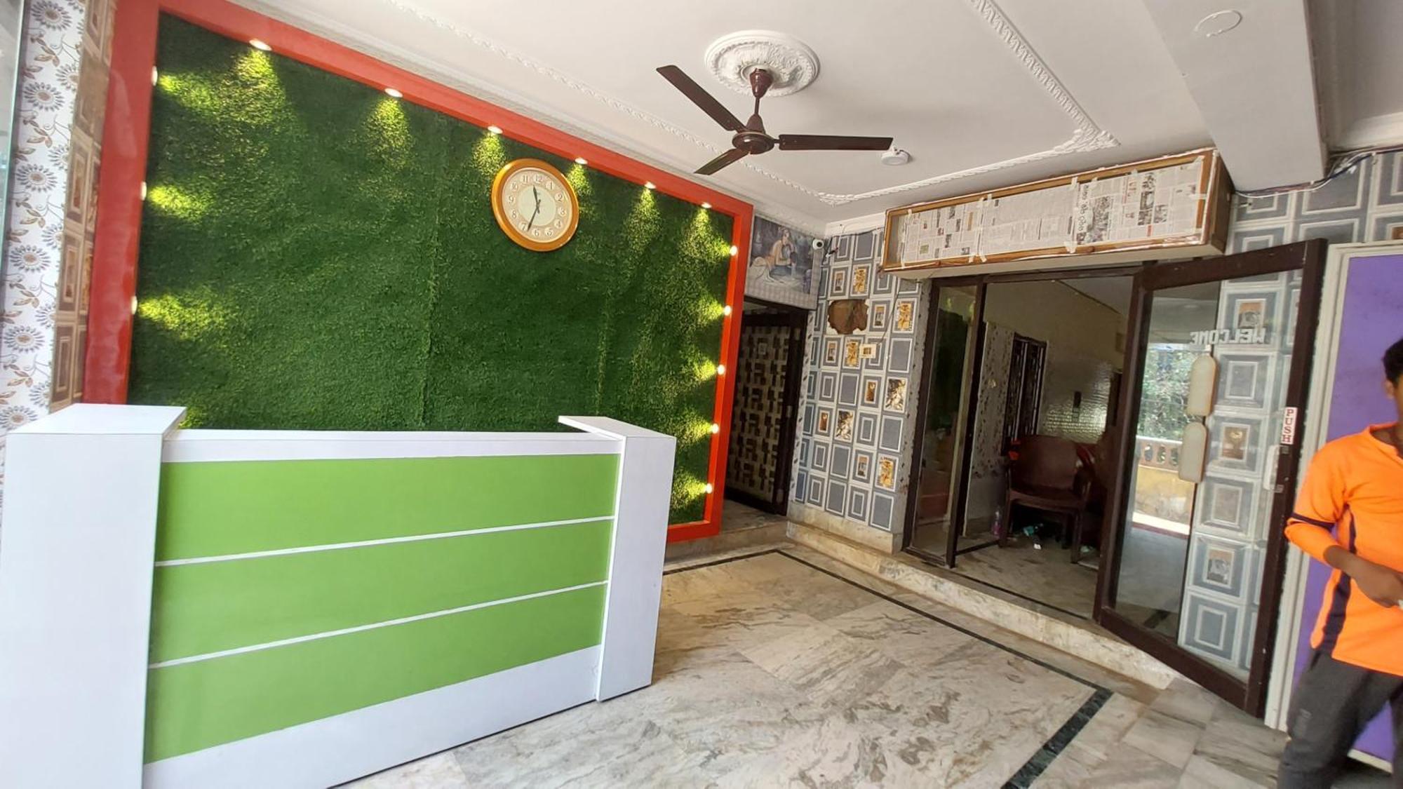 New Ashok Royal -near Sea Beach Best Choice Of Travellers By Morservices Hotel 3*