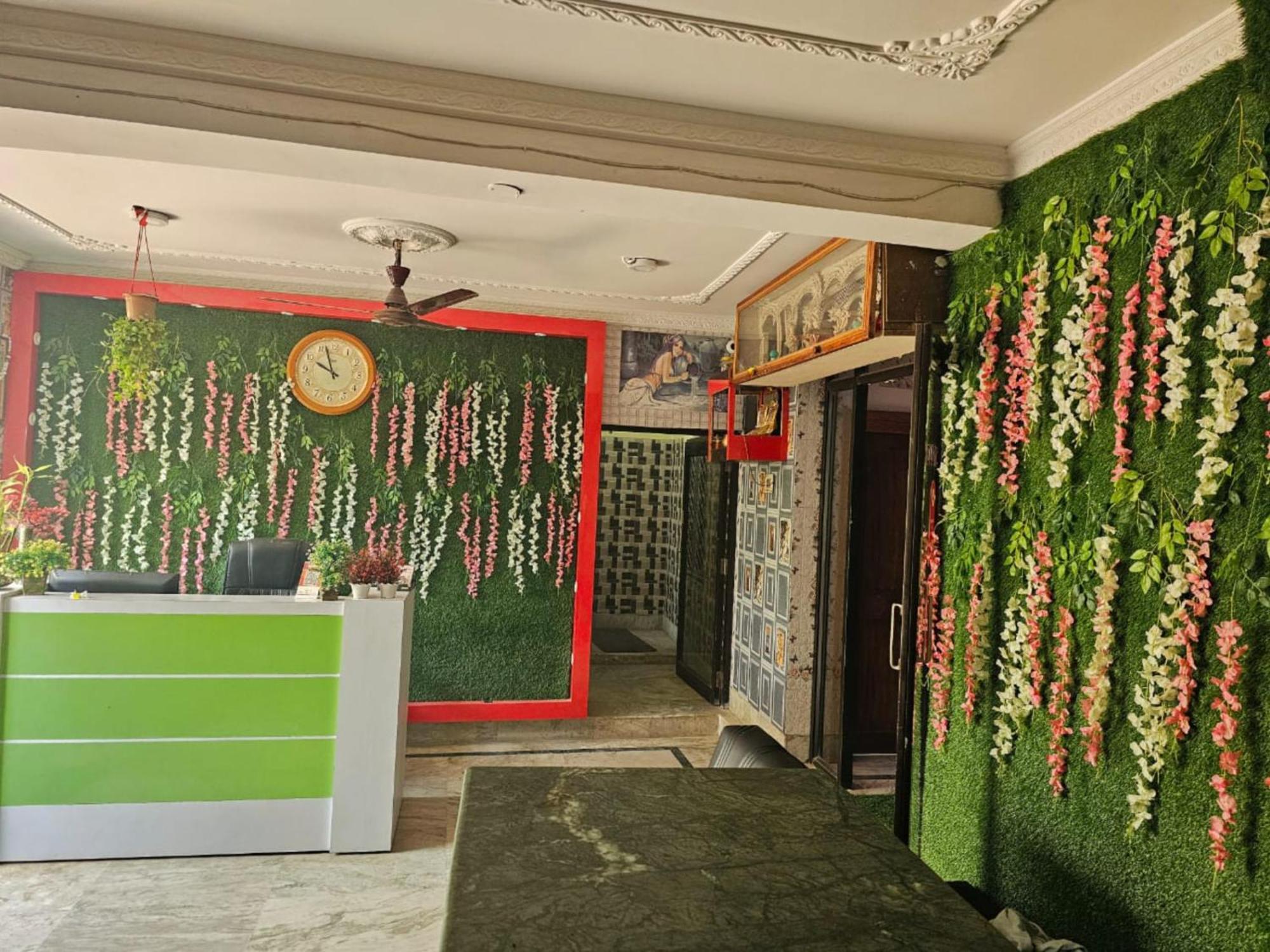 New Ashok Royal -near Sea Beach Best Choice Of Travellers By Morservices Hotel 3*